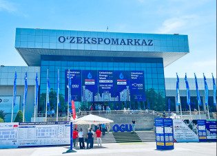 تضيء آسيا الوسطى في آسيا جوهونجكاي ، يسرع عملية التدويل